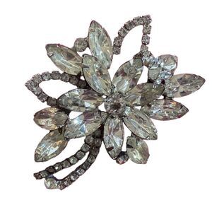 Vintage Mid-Century White Clear Rhinestone Floral 3D Brooch Rhodium Plated